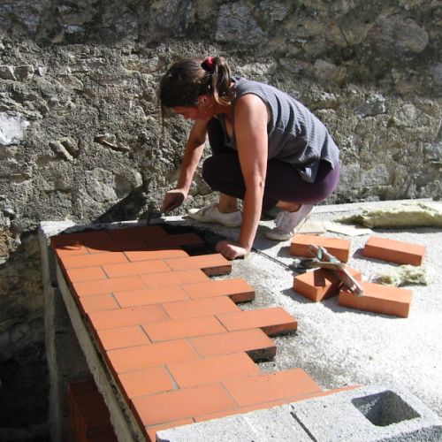 Les briques pleines mesurent 22 x 10,5 x 6 cm.